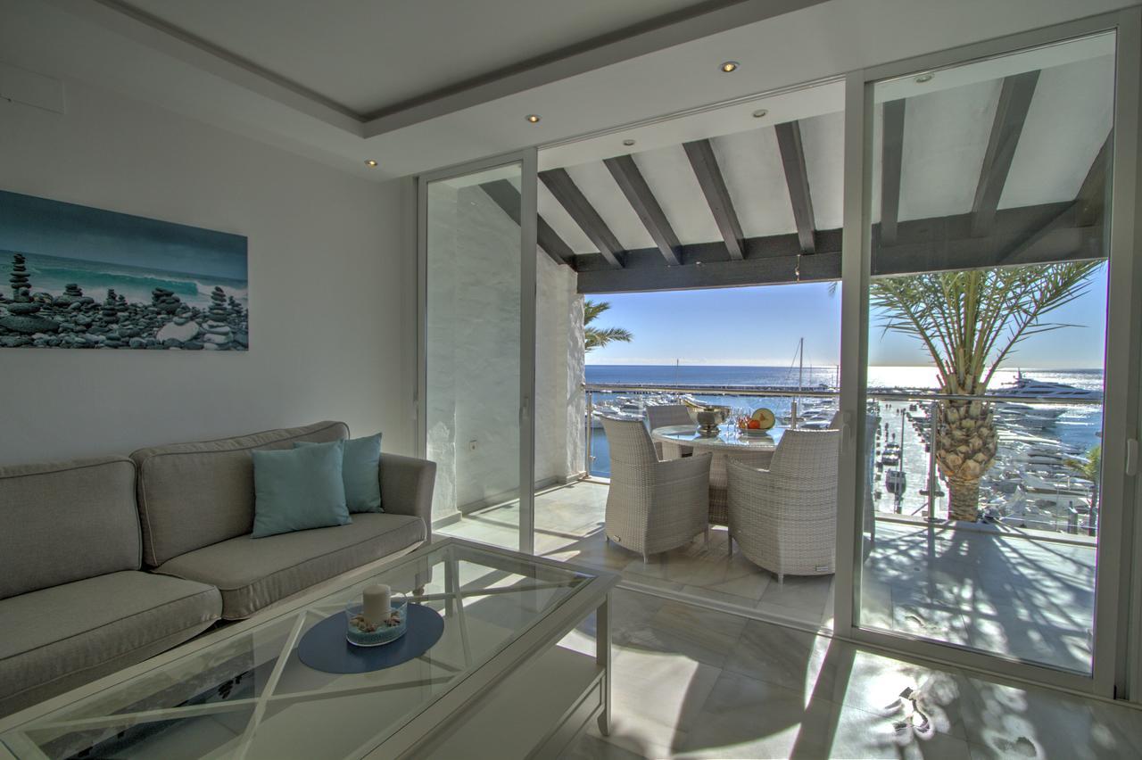 マルベーリャFront Line Penthouse Puerto Banus With Sea Viewsアパートメント エクステリア 写真