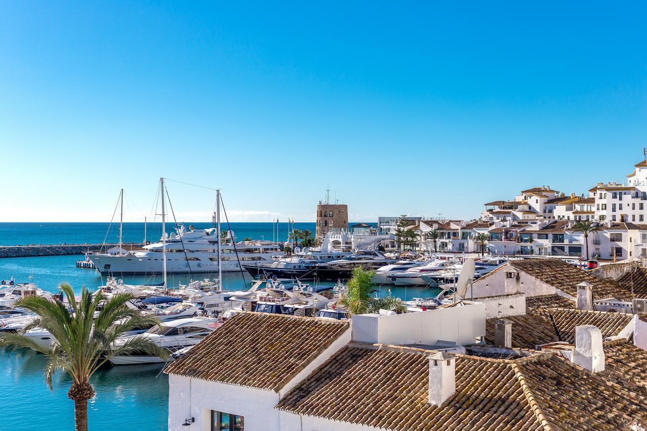 マルベーリャFront Line Penthouse Puerto Banus With Sea Viewsアパートメント エクステリア 写真