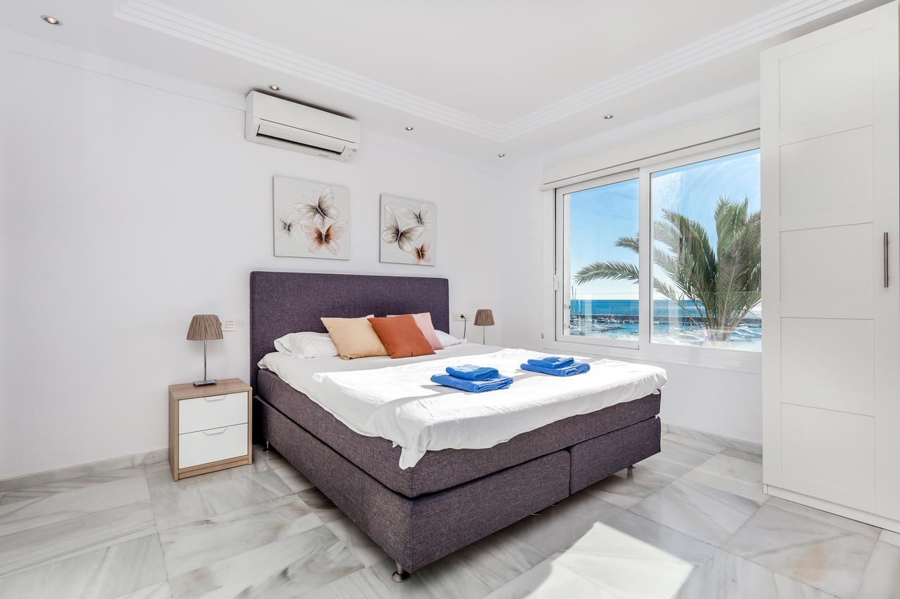 マルベーリャFront Line Penthouse Puerto Banus With Sea Viewsアパートメント エクステリア 写真
